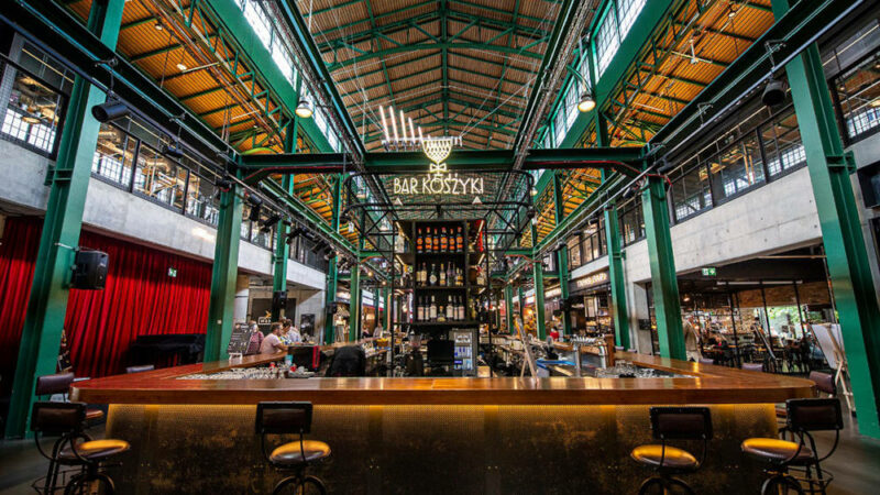 Hala Koszyki : Food Hall et street food à Varsovie.