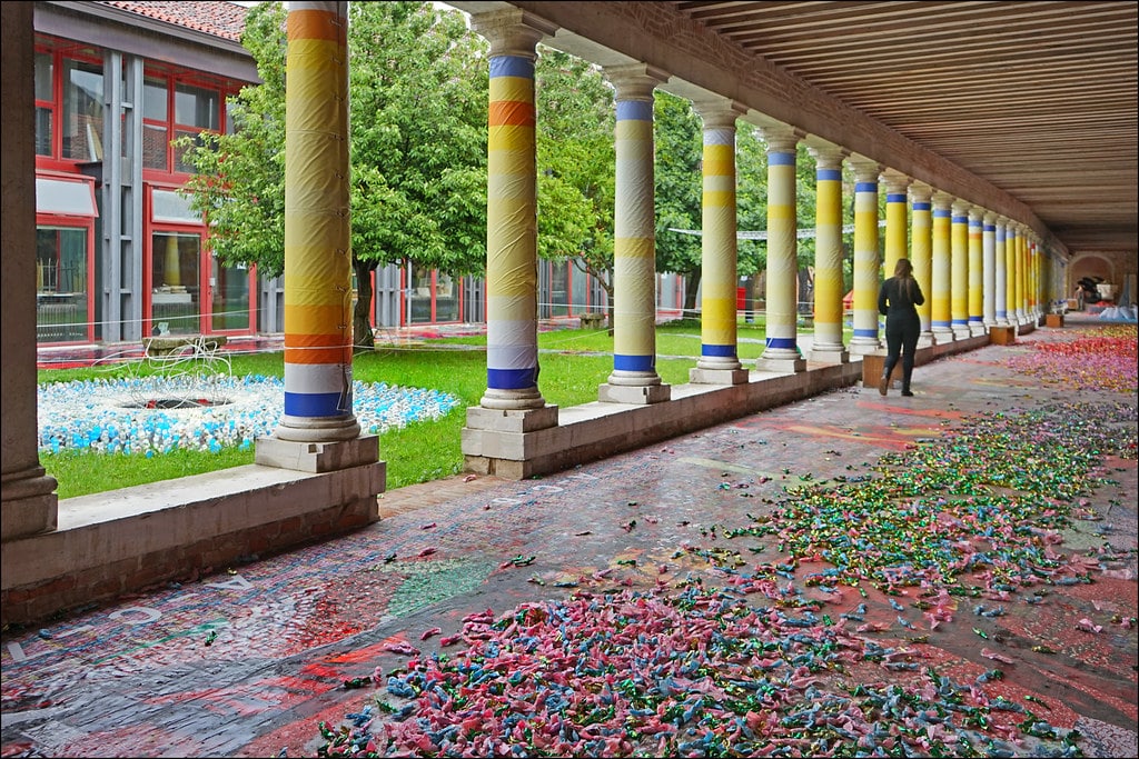 Biennale de Venise 2015 : "From East to West", Installation d'artistes chinois - Photo de Dalbera