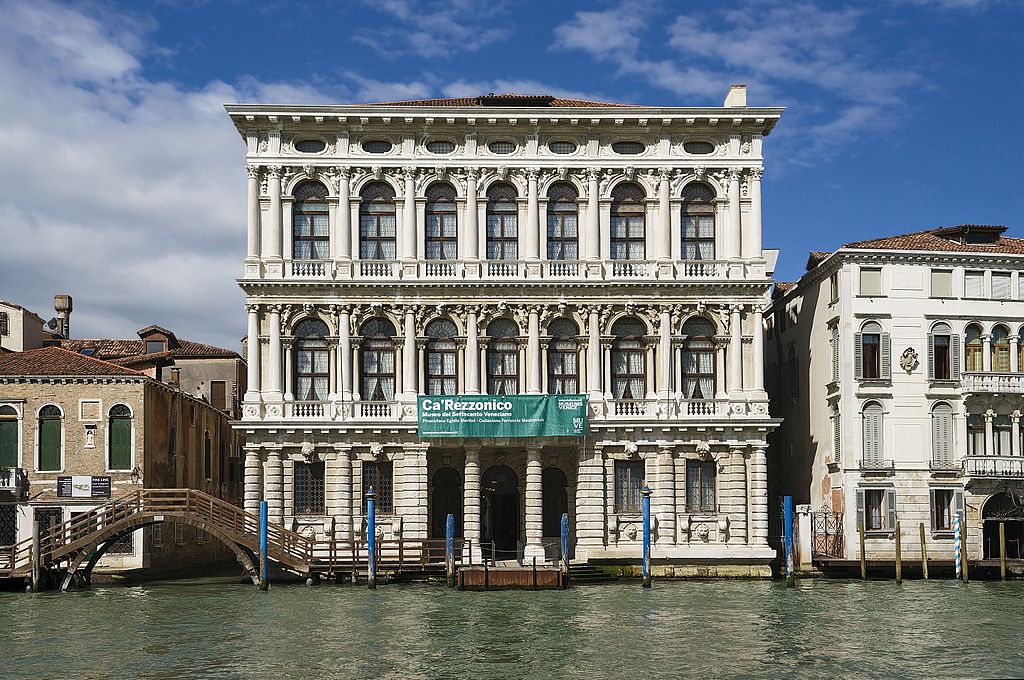 Palais de la Ca'Rezzonico à Venise - Photo de Didier Descouens