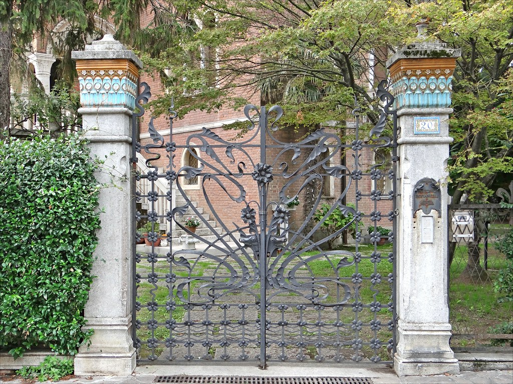 Villa Romanelli de style Art Nouveau sur le Lido à Venise - Photo de Dalbera