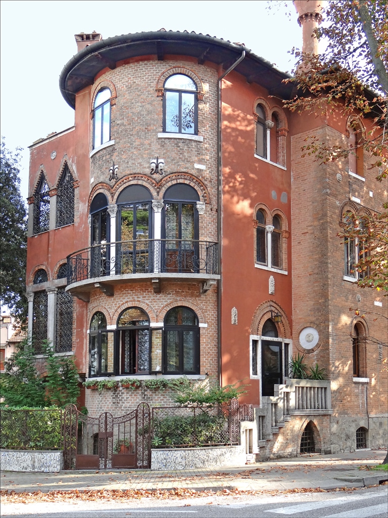 Villa Perez de style Art Nouveau sur le Lido à Venise - Photo de Dalbera