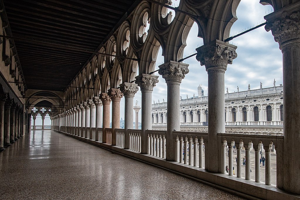 Couloir de dentelles dans le Palais des Doges à Venise - Photo de Gianfranco Zanovello