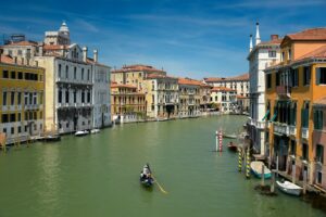 Parking à Venise en 2025 : Où stationner et pour quel prix ?