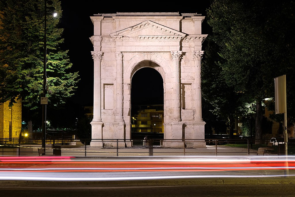 Venir à Verone  : Arco dei Gavi - Photo de Claconvr - Licence CC-BY-SA-4.0