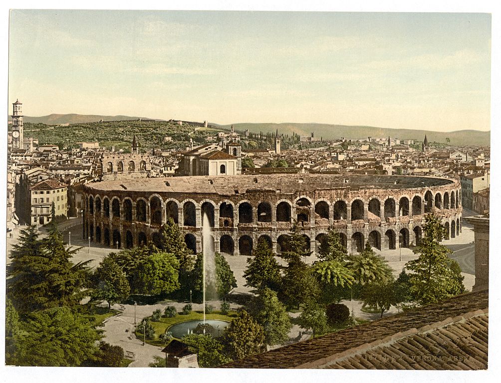 Photo de l'Arène de Vérone en 1900.