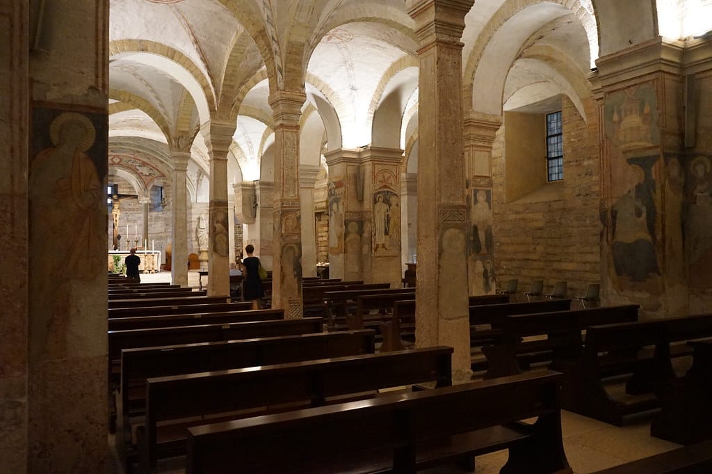 Dans l'église basse de San fermo à Vérone.