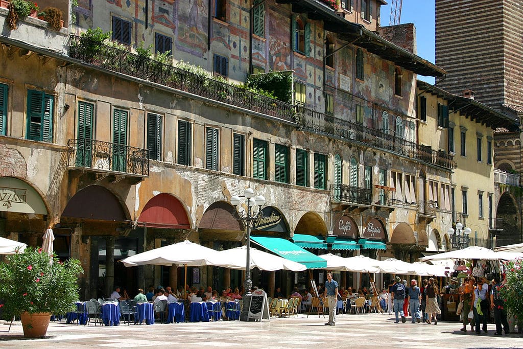 Piazza delle Erbe à Vérone - Photo de Dan Kamminga - Licence CC-BY-SA-20