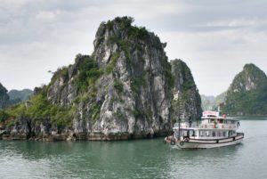 Baie d’Halong, la monumentale montagne dans la mer du Vietnam