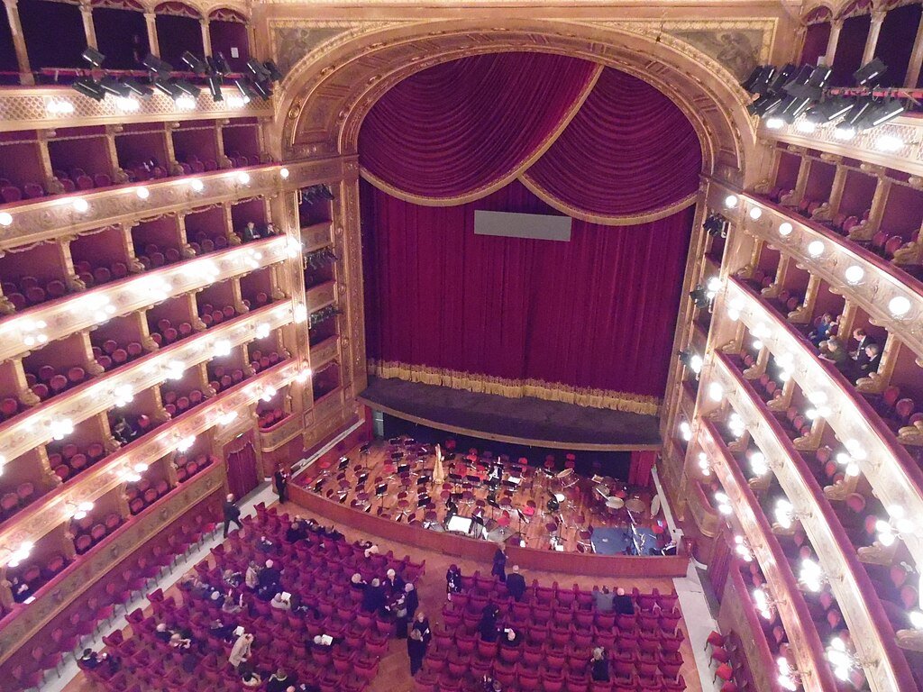 Intérieur de l'opéra Teatro Massimo à Palerme. Photo de Muesse