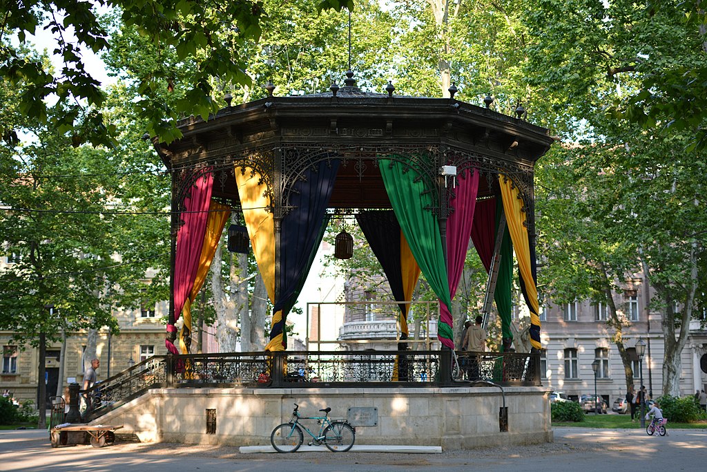 Pavillon dans un parc de la capitale -Photo de Branko Radovanovic -Licence ccbysa 4.0