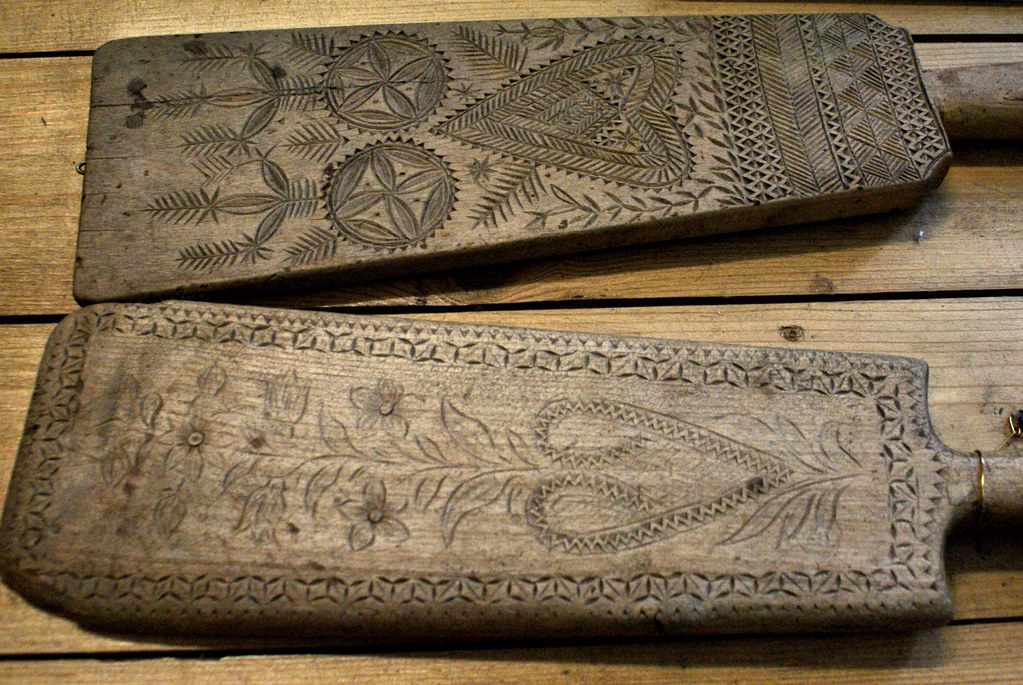 « Tapes » pour la lessive décorée des motifs populaires dans les Carpates polonaises.